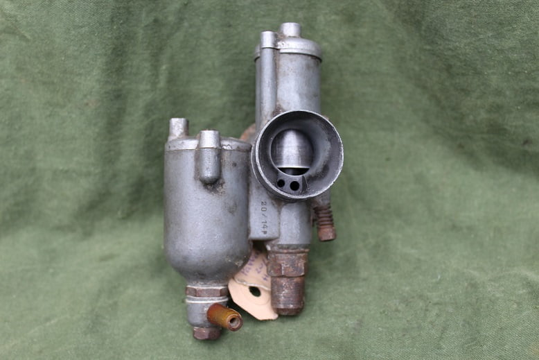 Carburateurs   Carburettors   Vergasser 